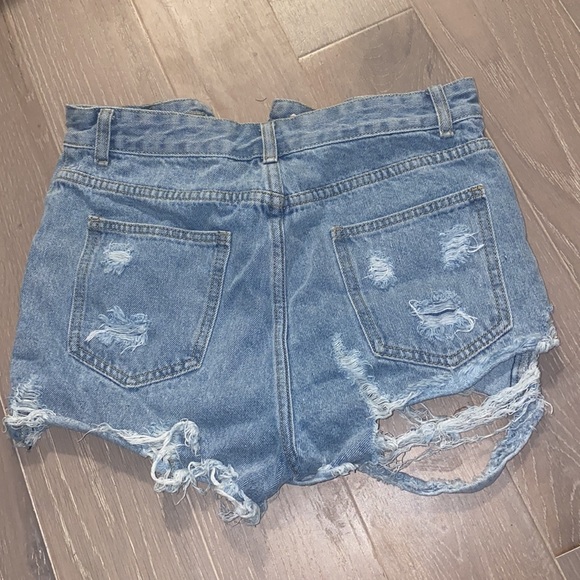 Ripped jean shorts - Picture 2 of 4